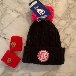NWT NBA KNICKS Basketball Hat with wrist bands